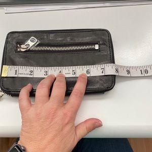 Black MZ Wallace wallet. NWT. Never used. Perfect condition.